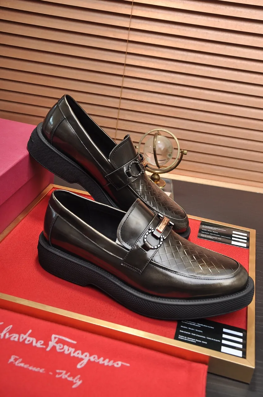 Men's shoes 💰720💶 [Ferragamo/Ferragamo] The latest model in the counter. Original imported open-sided high-quality cowhide hand-woven + imported 🐂 cowhide + original luxury metal buckle + original combination outsole. Comparison without pressure 38--45 (45 custom-made)